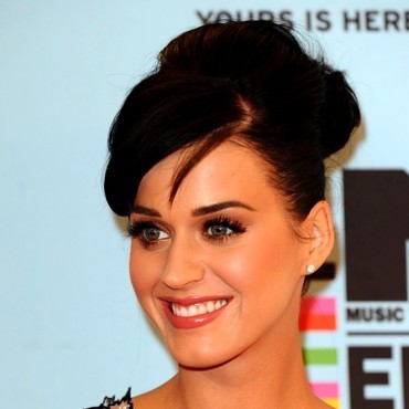 visage-en-losange-katy-perry-4116423aeyey_2041