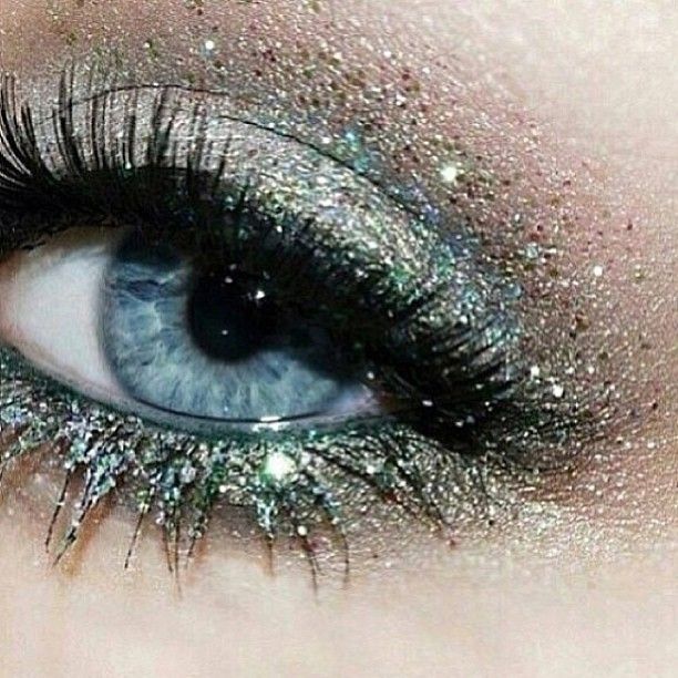 Maquillage des yeux pour les Blue Glitter Blue Eyes: 