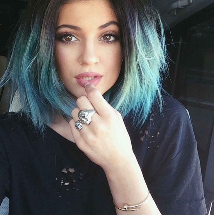 kylie jenner kardashian cheveux bleu hair fashion style instagram color coiffure teinture tie and dye style color hair: 