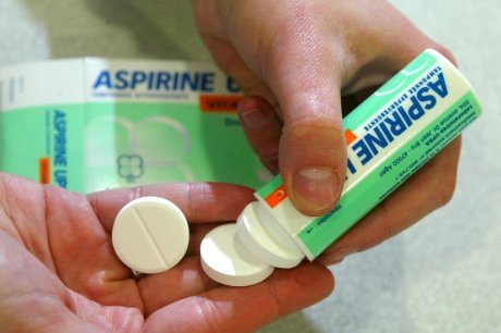 une-etude-montre-que-la-prise-d-aspirine-pour-les-personnes_622496_460x306
