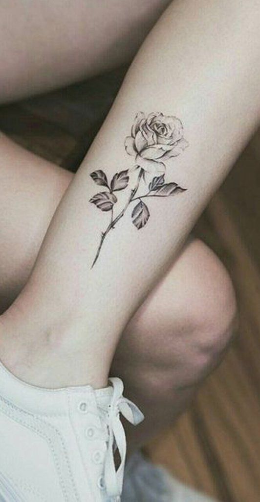 48 top idées de beaux tatouages avec des roses 31