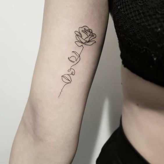 48 top idées de beaux tatouages avec des roses 45