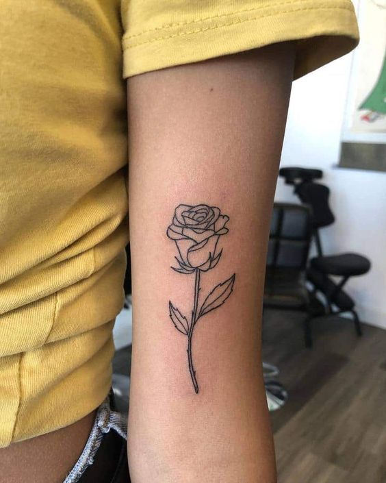 48 top idées de beaux tatouages avec des roses 47