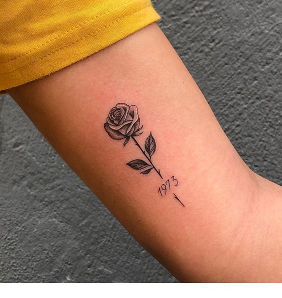 48 top idées de beaux tatouages avec des roses 48