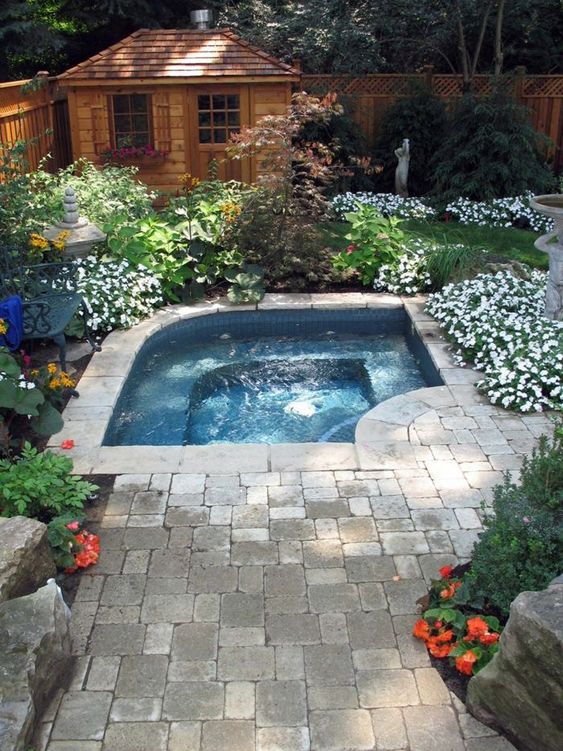 100 top idées de mini piscines pour petits jardins 36