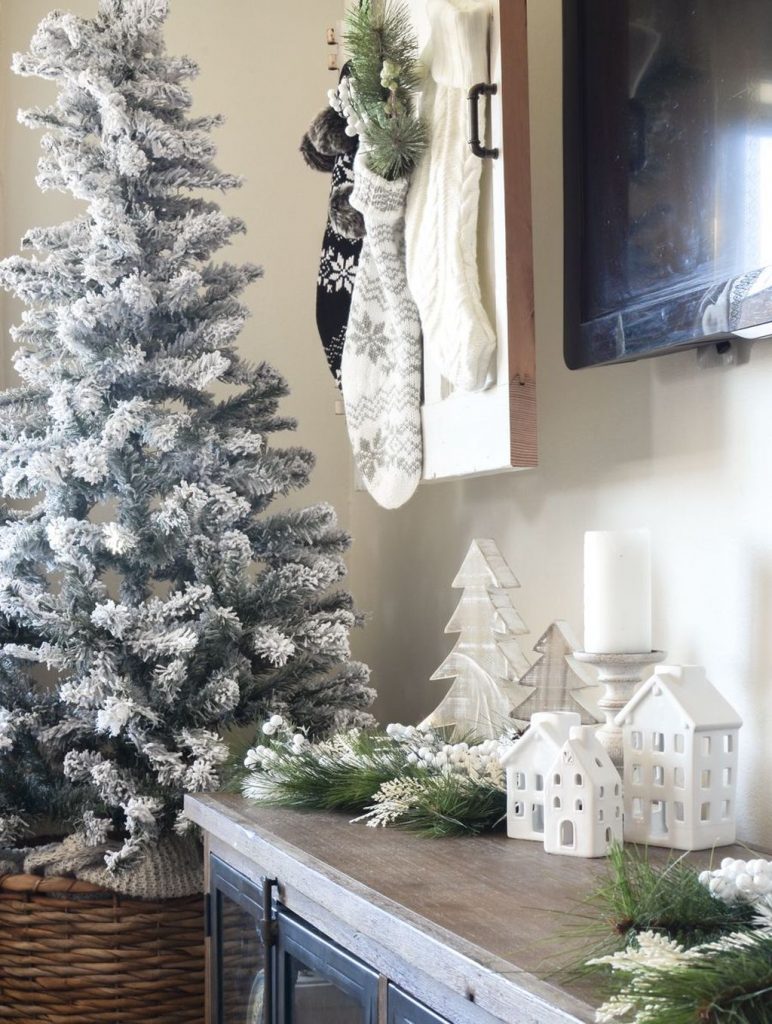 77 belles décorations de Noël pour décorer son salon 15