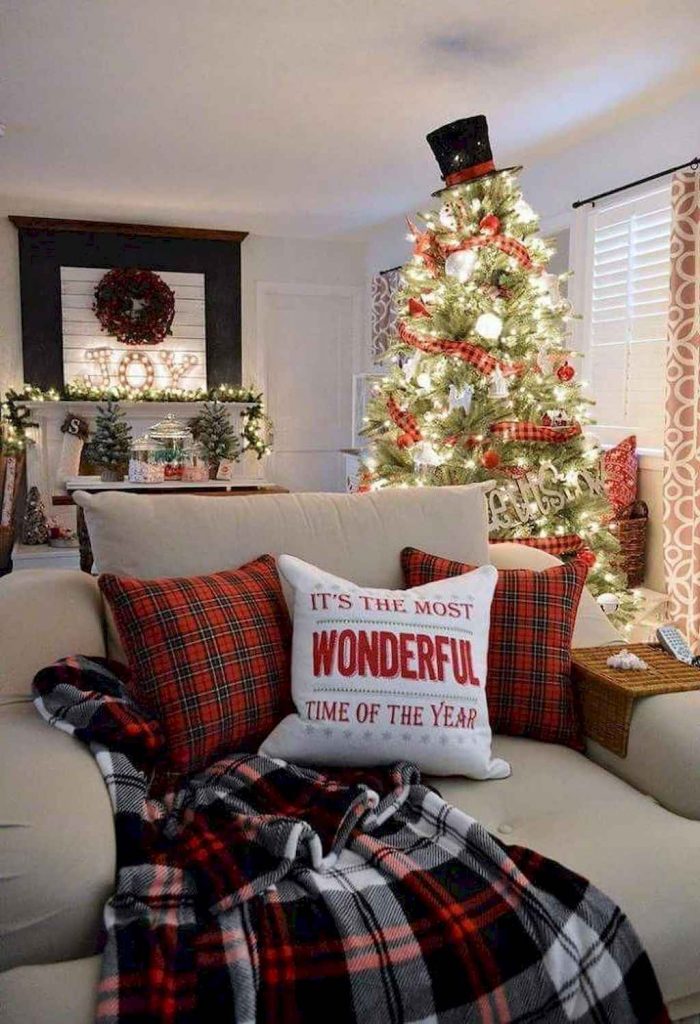 65 idées de décorations de Noël pour embellir son salon 17