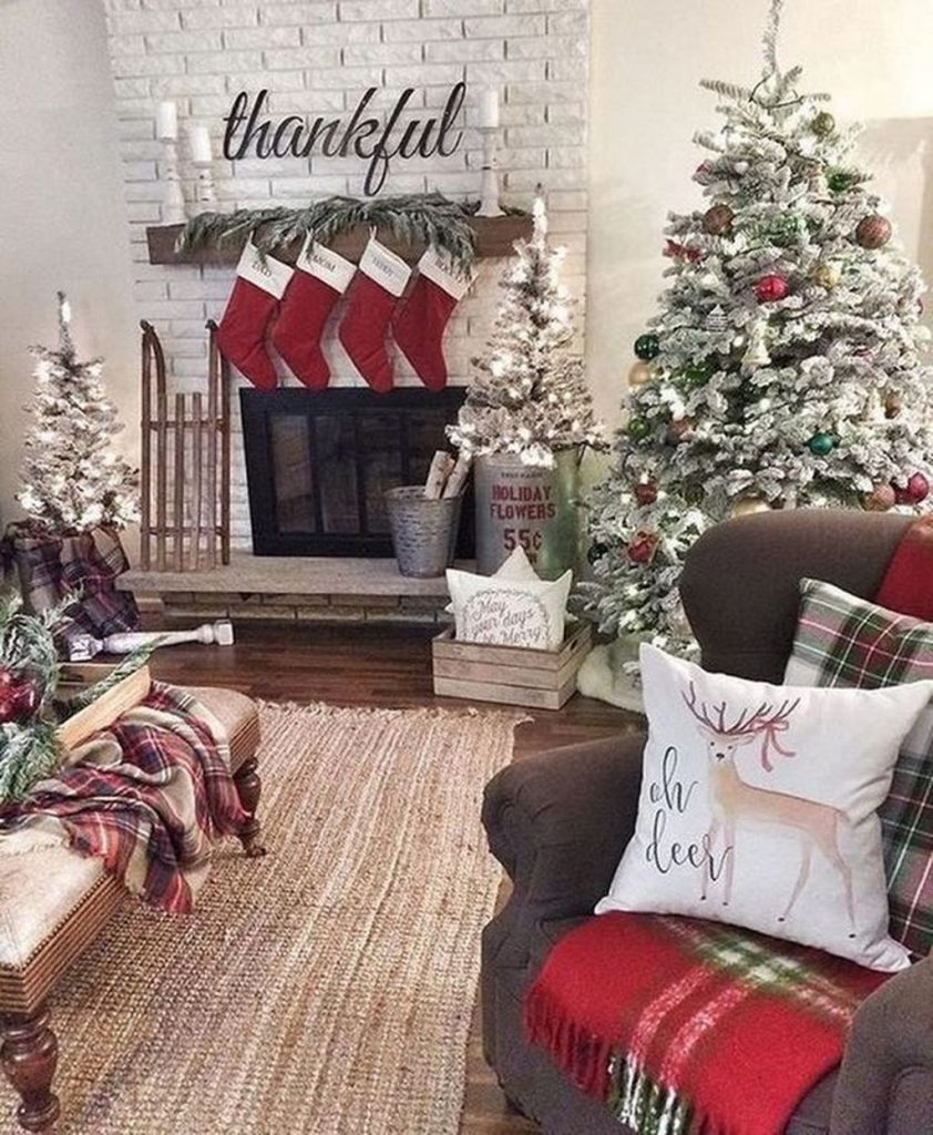 77 belles décorations de Noël pour décorer son salon 21