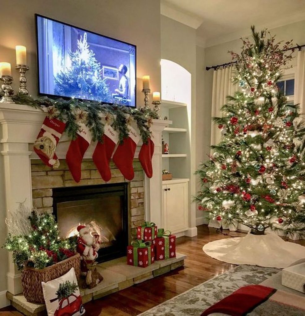 77 belles décorations de Noël pour décorer son salon 31