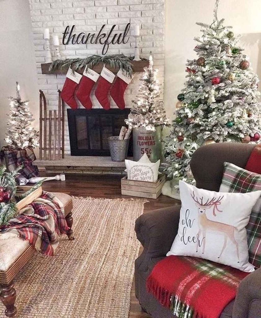 77 belles décorations de Noël pour décorer son salon 35