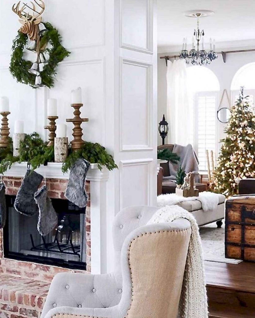 65 idées de décorations de Noël pour embellir son salon 46