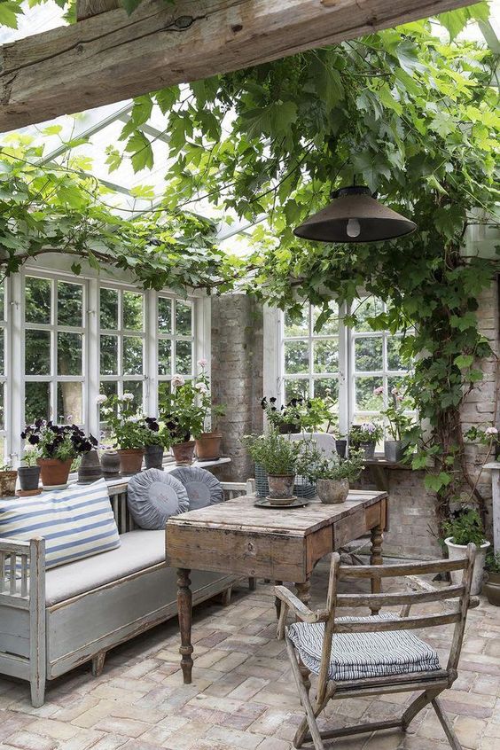 19 belles idées de vérandas pour embellir le jardin 11