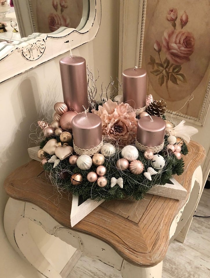 22 idées de belles décorations de table de Noël 18