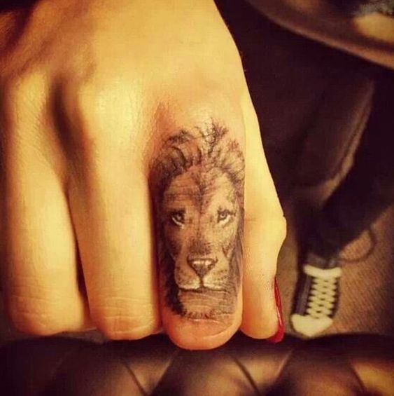 100 top idées de tatouages lion 97