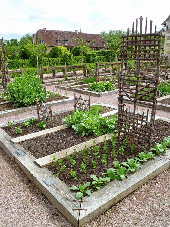 100 top idées pour aménager un jardin sans dépenser d'argent 140