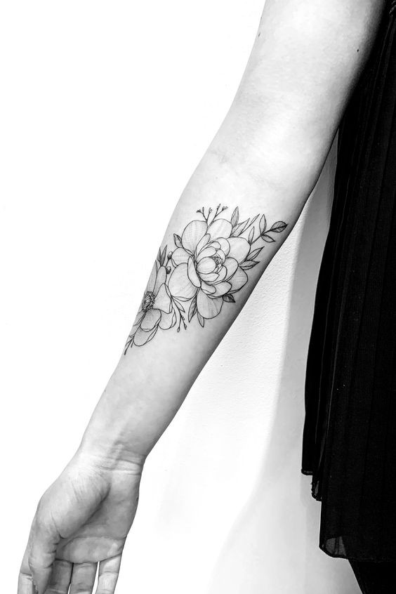 110 top idées de tatouages avant bras pour femme 15