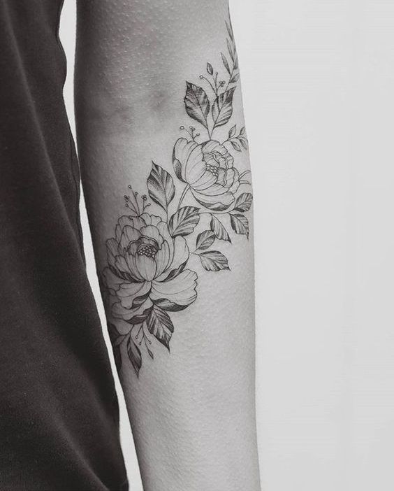 110 top idées de tatouages avant bras pour femme 18
