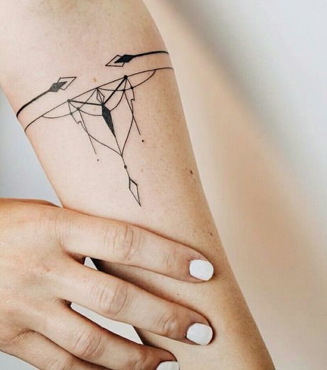 110 top idées de tatouages avant bras pour femme 19