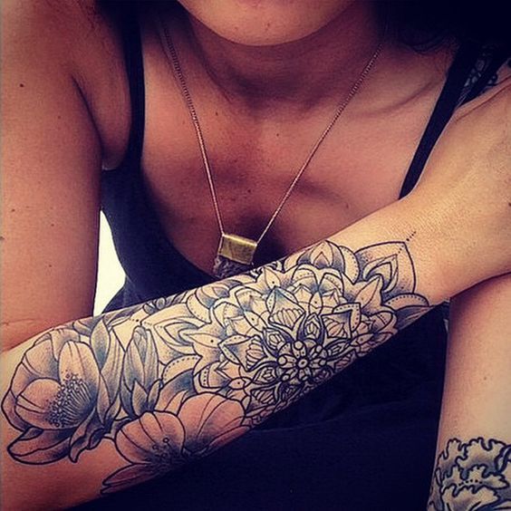 110 top idées de tatouages avant bras pour femme 32