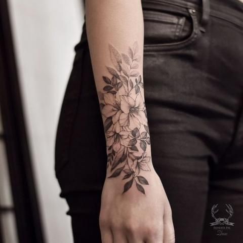 110 top idées de tatouages avant bras pour femme 40