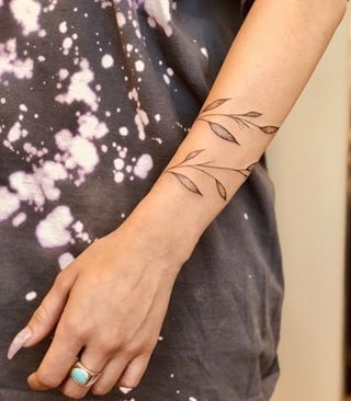110 top idées de tatouages avant bras pour femme 54