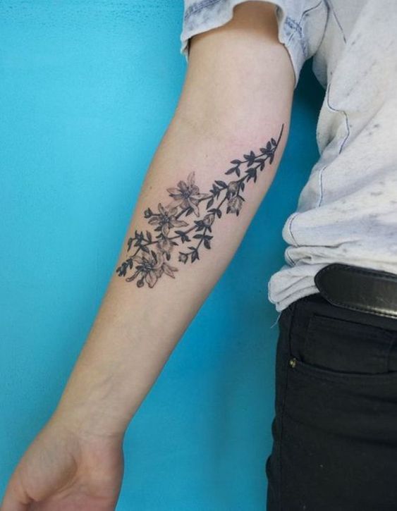 110 top idées de tatouages avant bras pour femme 55