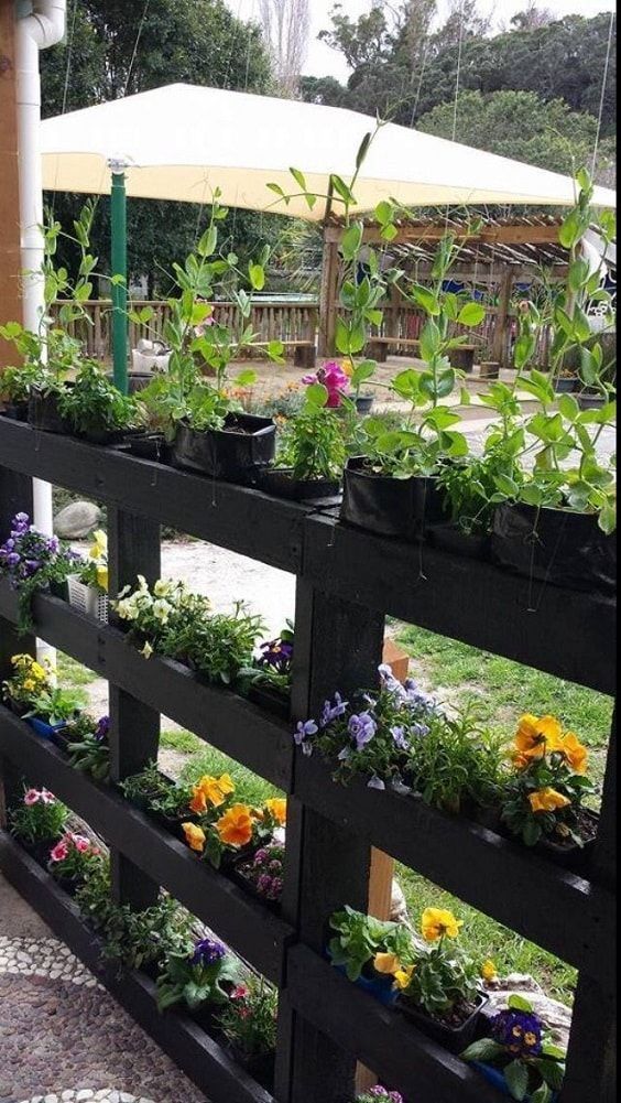 50 façons créatives d'aménager son jardin avec de la récup 24