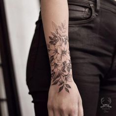 47 belles idées de tatouages bras pour femmes 2