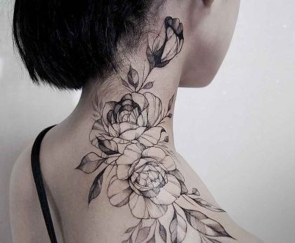 20 idées de tatouage fleurs sur l'épaule (et la signification) 3