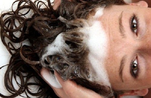 Shampoing maison pour éviter la chute des cheveux: 