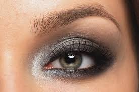 8 astuces pour choisir son maquillage en fonction da la couleur de ses yeux et de ses cheveux 16