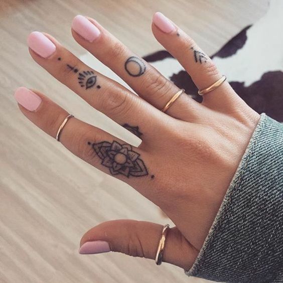 175 top idées de petits tatouages pour femmes 107