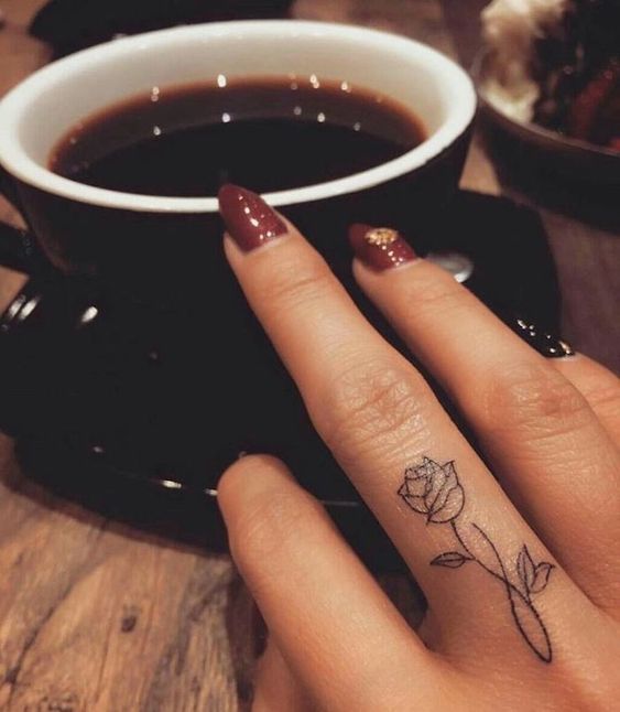 175 top idées de petits tatouages pour femmes 80