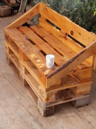 37 top idées de bancs en palettes à fabriquer soi-même 18