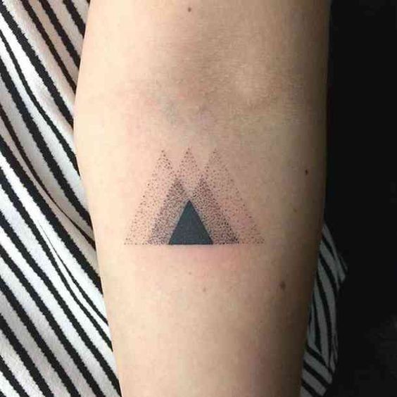 79 petits tatouages discrets et minimalistes qui prouvent que moins c'est plus 14