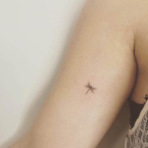 79 petits tatouages discrets et minimalistes qui prouvent que moins c'est plus 44