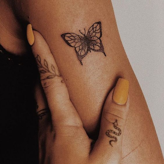 79 petits tatouages discrets et minimalistes qui prouvent que moins c'est plus 59