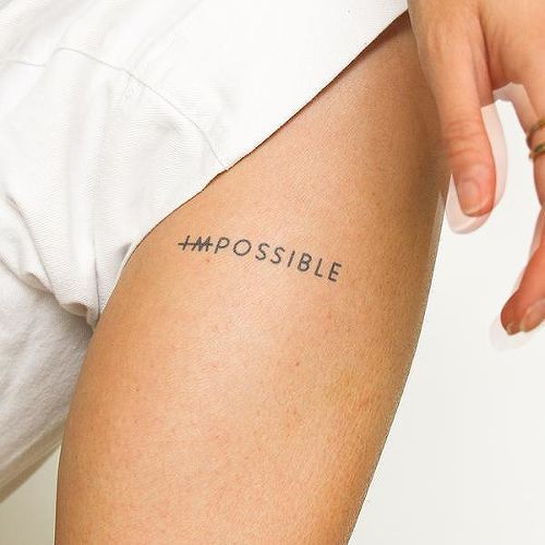 79 petits tatouages discrets et minimalistes qui prouvent que moins c