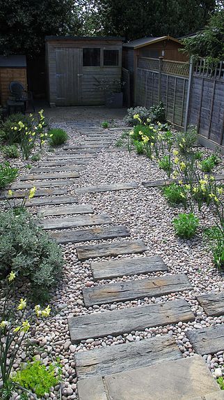 80 top idées pour embellir son allée de jardin 44