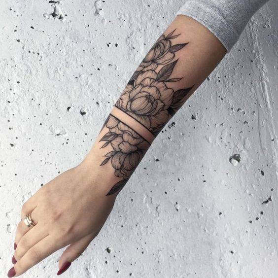 48 top idées de beaux tatouages avec des roses 20