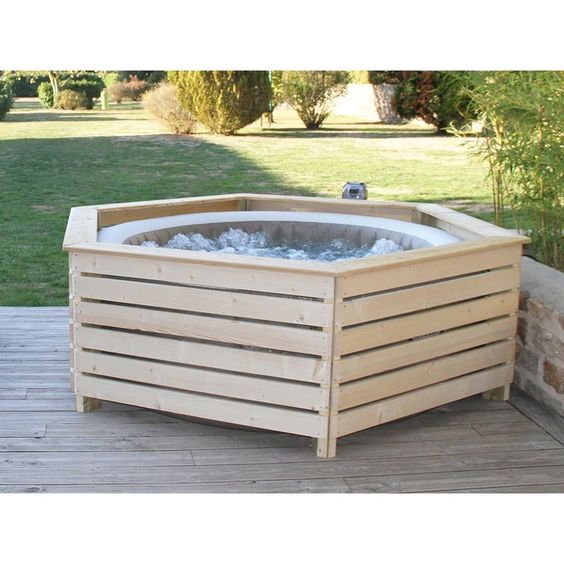 29 top idées & tutos d'habillages de jacuzzi gonflables 4