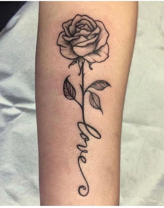 48 top idées de beaux tatouages avec des roses