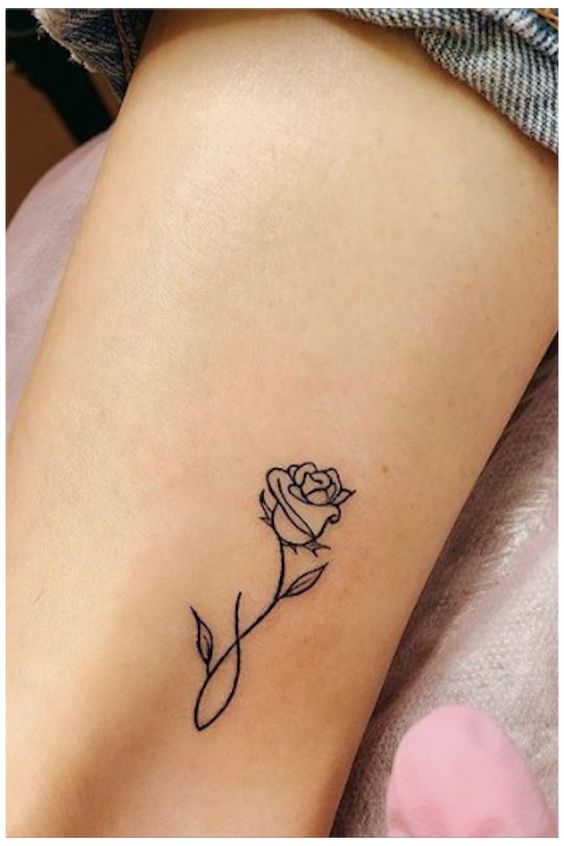 48 top idées de beaux tatouages avec des roses 46