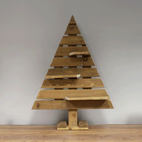 100 top idées de sapins de Noël en bois de palettes 26