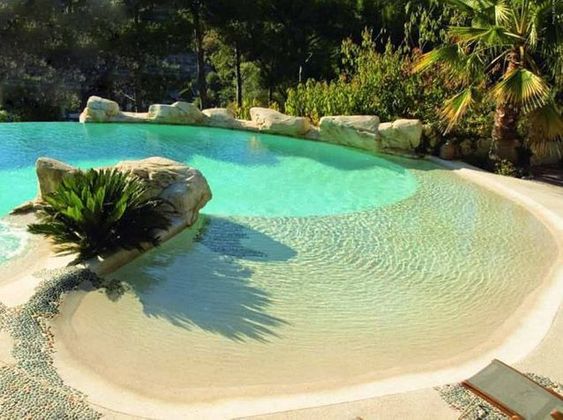 36 conceptions de piscines naturelles pour avoir une plage dans son jardin 22