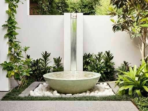 31 belles idées de cascades et fontaines de jardin 20