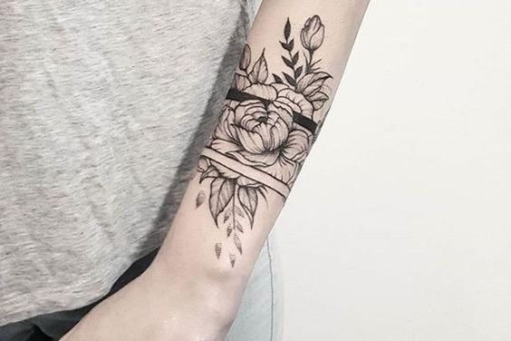 110 top idées de tatouages avant bras pour femme 68