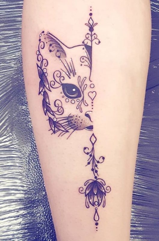 100 idées de tatouages pour les amoureux des chats 12