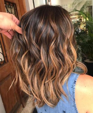 100 idées de balayages caramel pour s'inspirer 60