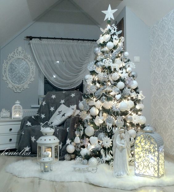 100 idées de décorations de sapin de Noël blancs 28